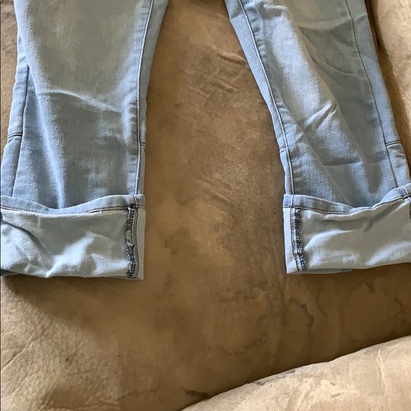 Jean capris - Picture 2 of 3